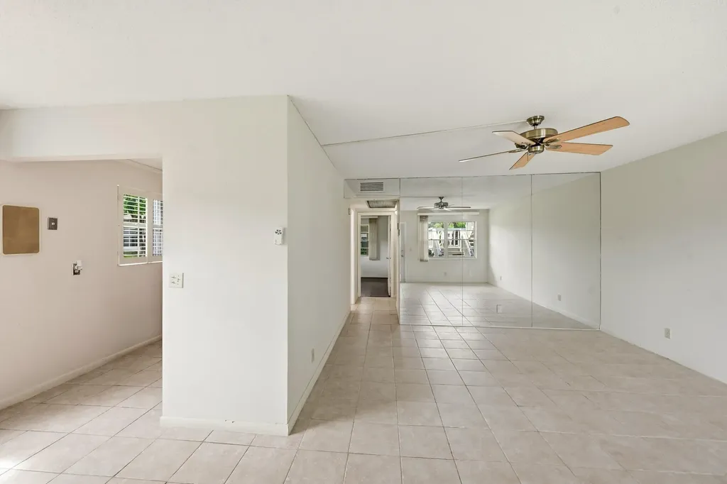 132 Cambridge F West Palm Beach FL 33417