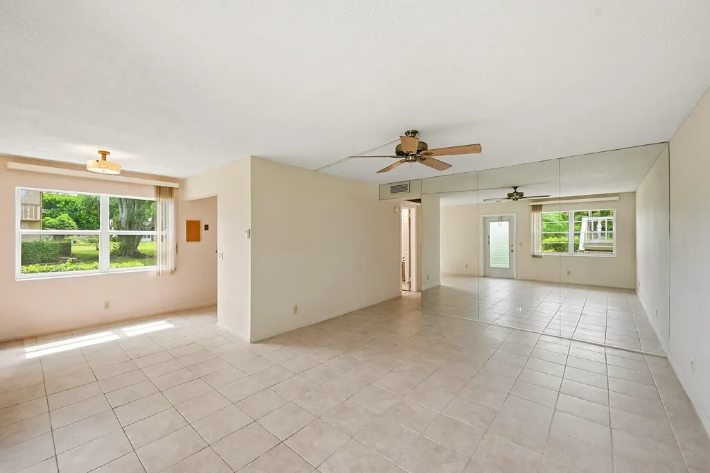 132 Cambridge F West Palm Beach FL 33417