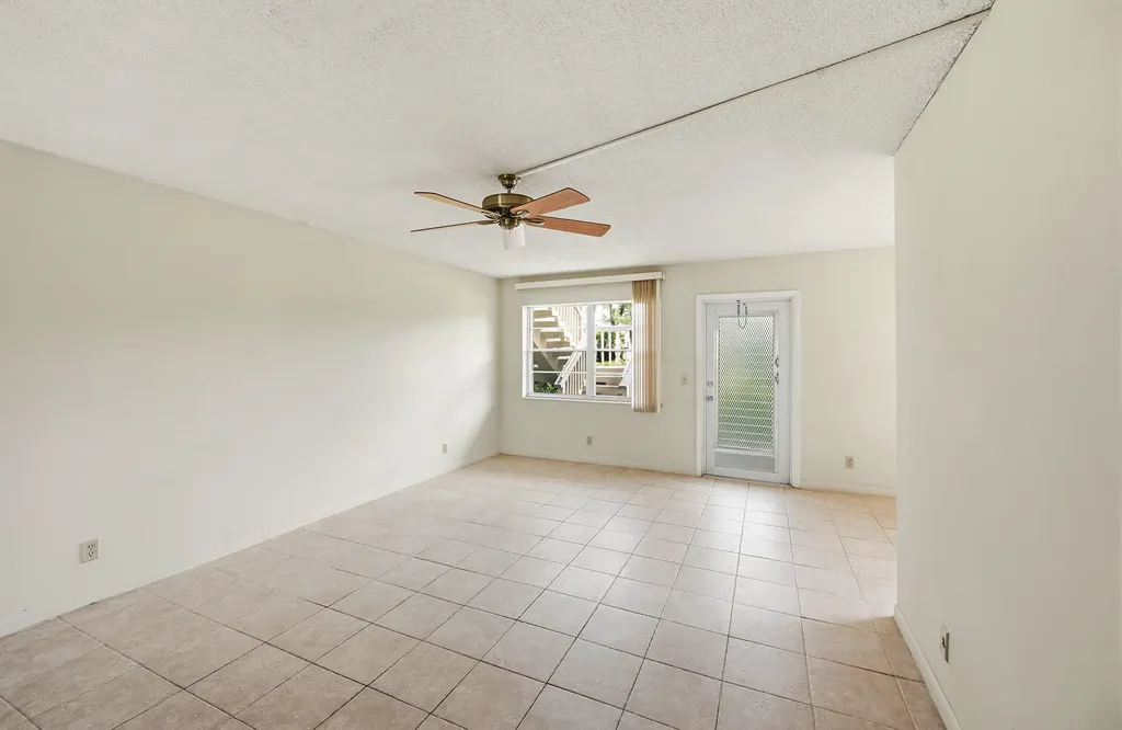 132 Cambridge F West Palm Beach FL 33417
