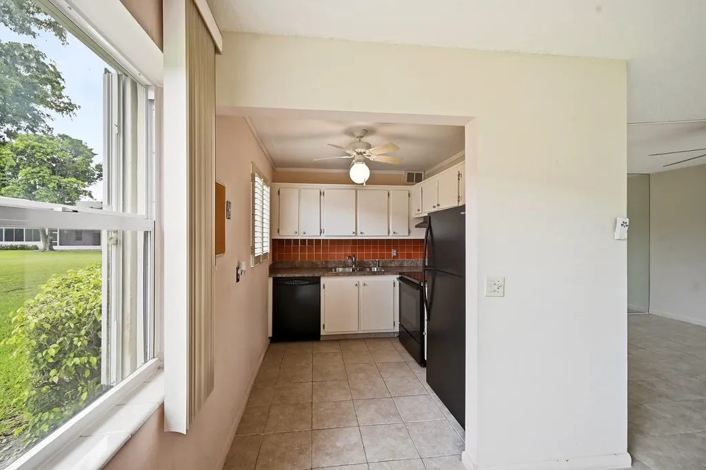 132 Cambridge F West Palm Beach FL 33417