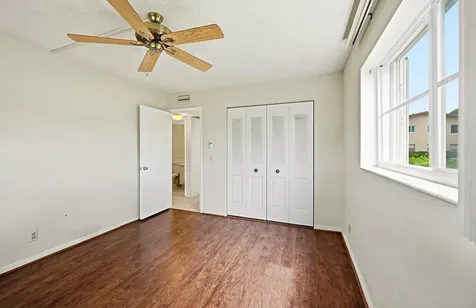 132 Cambridge F West Palm Beach FL 33417