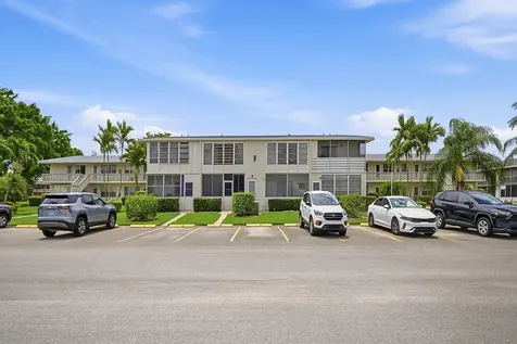 132 Cambridge F West Palm Beach FL 33417