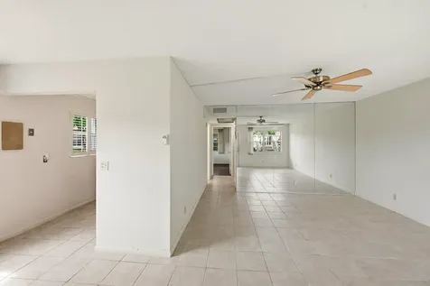 132 Cambridge F West Palm Beach FL 33417