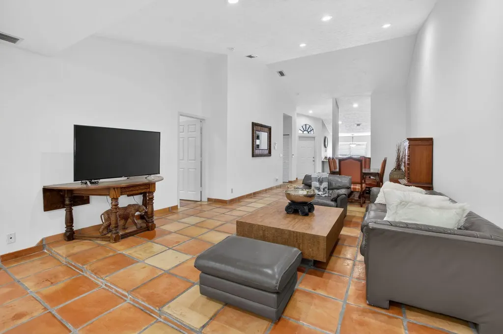 22663 Meridiana Drive Boca Raton FL 33433
