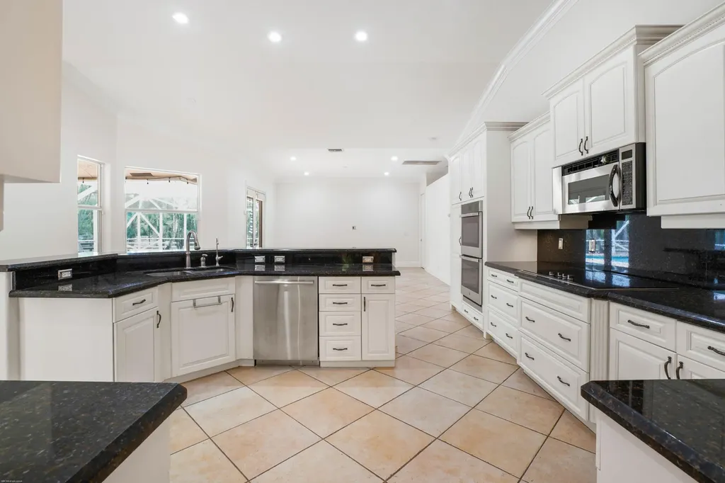 2560 Buck Ridge Trail Loxahatchee FL 33470