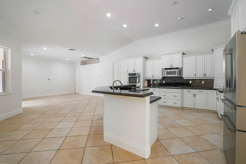 2560 Buck Ridge Trail Loxahatchee FL 33470