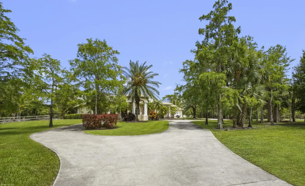 2560 Buck Ridge Trail Loxahatchee FL 33470
