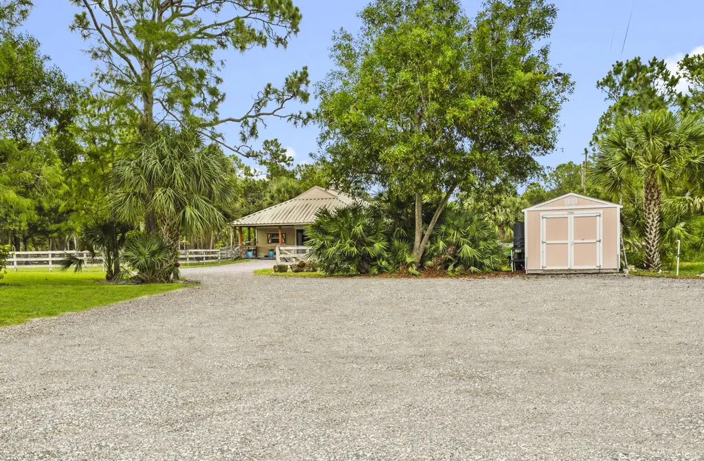 2560 Buck Ridge Trail Loxahatchee FL 33470