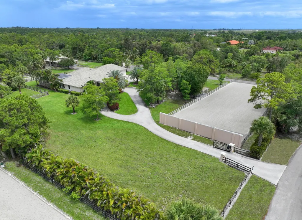 2560 Buck Ridge Trail Loxahatchee FL 33470