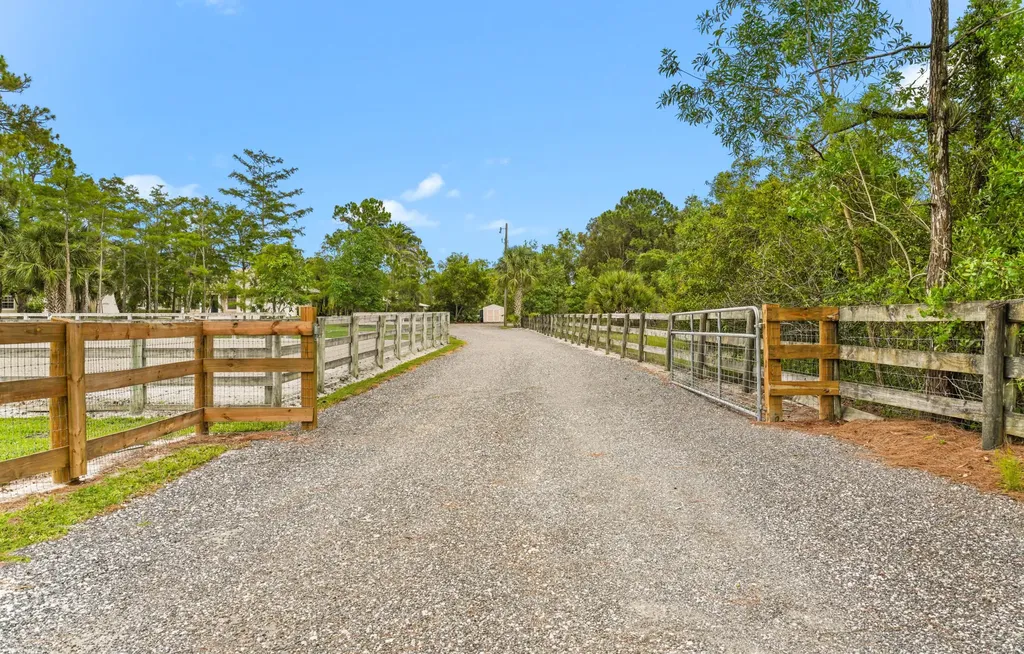 2560 Buck Ridge Trail Loxahatchee FL 33470
