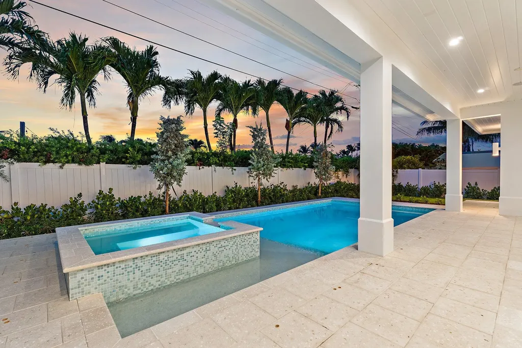 131 Dory Road S North Palm Beach FL 33408
