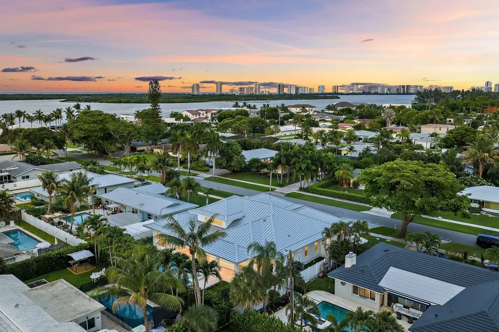 131 Dory Road S North Palm Beach FL 33408