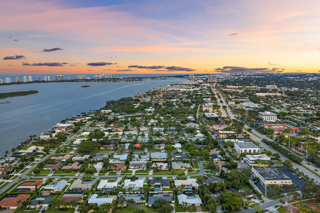 131 Dory Road S North Palm Beach FL 33408