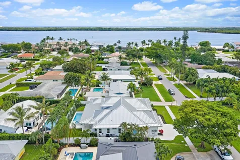 131 Dory Road S North Palm Beach FL 33408