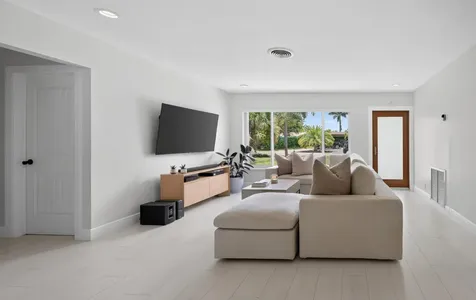 4800 NE 15th Terrace Oakland Park FL 33334