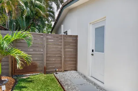 4800 NE 15th Terrace Oakland Park FL 33334