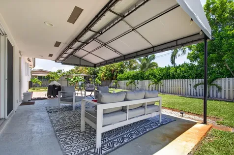 4800 NE 15th Terrace Oakland Park FL 33334