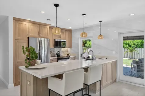 4800 NE 15th Terrace Oakland Park FL 33334