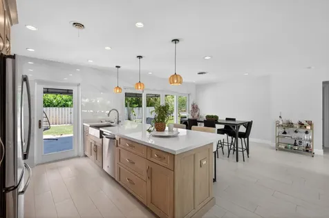 4800 NE 15th Terrace Oakland Park FL 33334