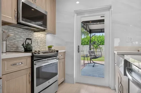 4800 NE 15th Terrace Oakland Park FL 33334