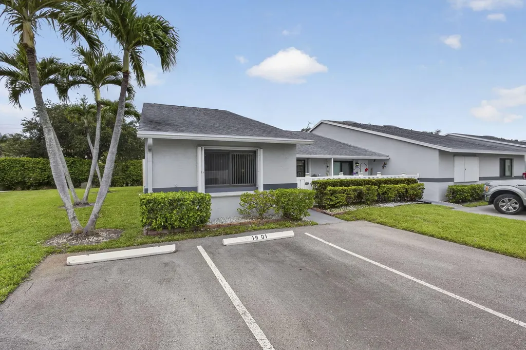 2641 W Gately Drive W West Palm Beach FL 33415
