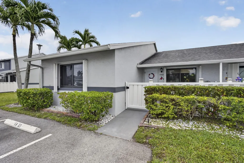 2641 W Gately Drive W West Palm Beach FL 33415