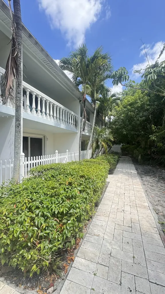 1727 Jimmy Buffett Mem Highway Vero Beach FL 32963