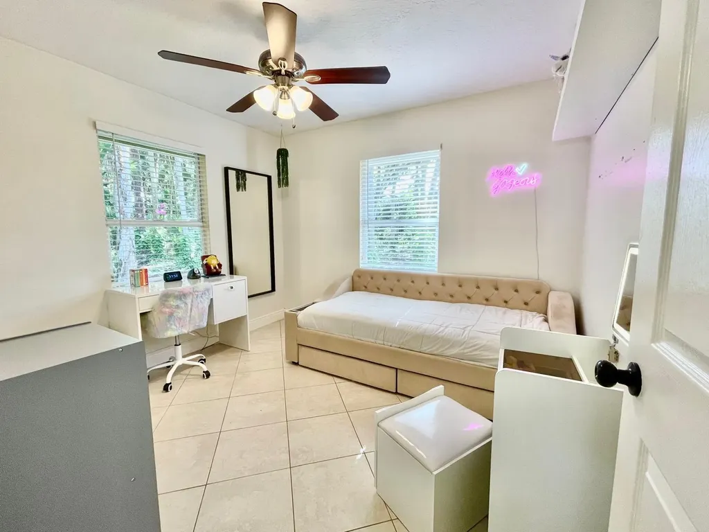 15780 N 99th Street Street N The Acreage FL 33412
