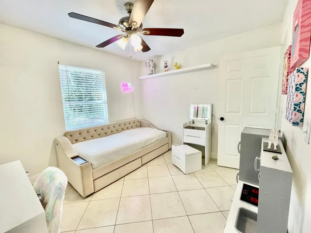 15780 N 99th Street Street N The Acreage FL 33412