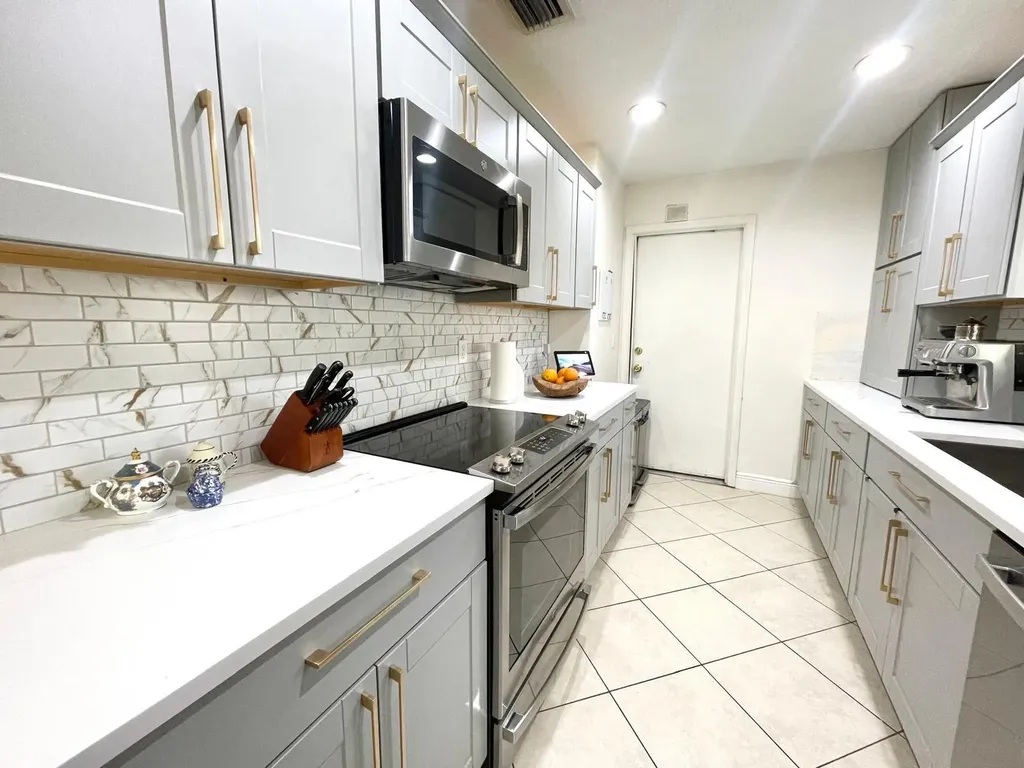 15780 N 99th Street Street N The Acreage FL 33412