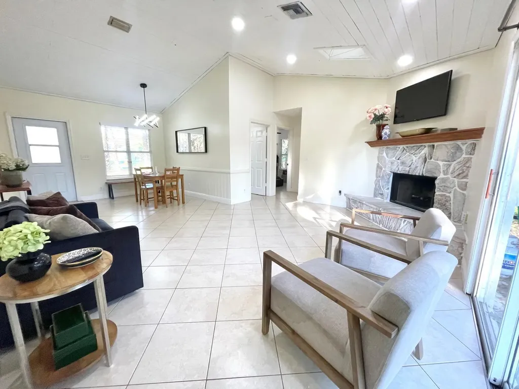 15780 N 99th Street Street N The Acreage FL 33412