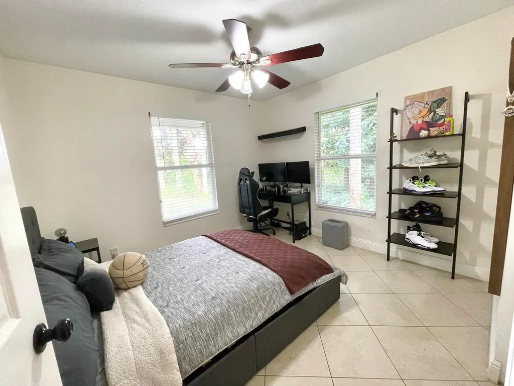 15780 N 99th Street Street N The Acreage FL 33412