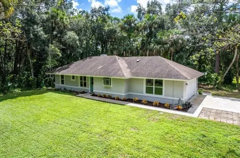 15780 N 99th Street Street N The Acreage FL 33412