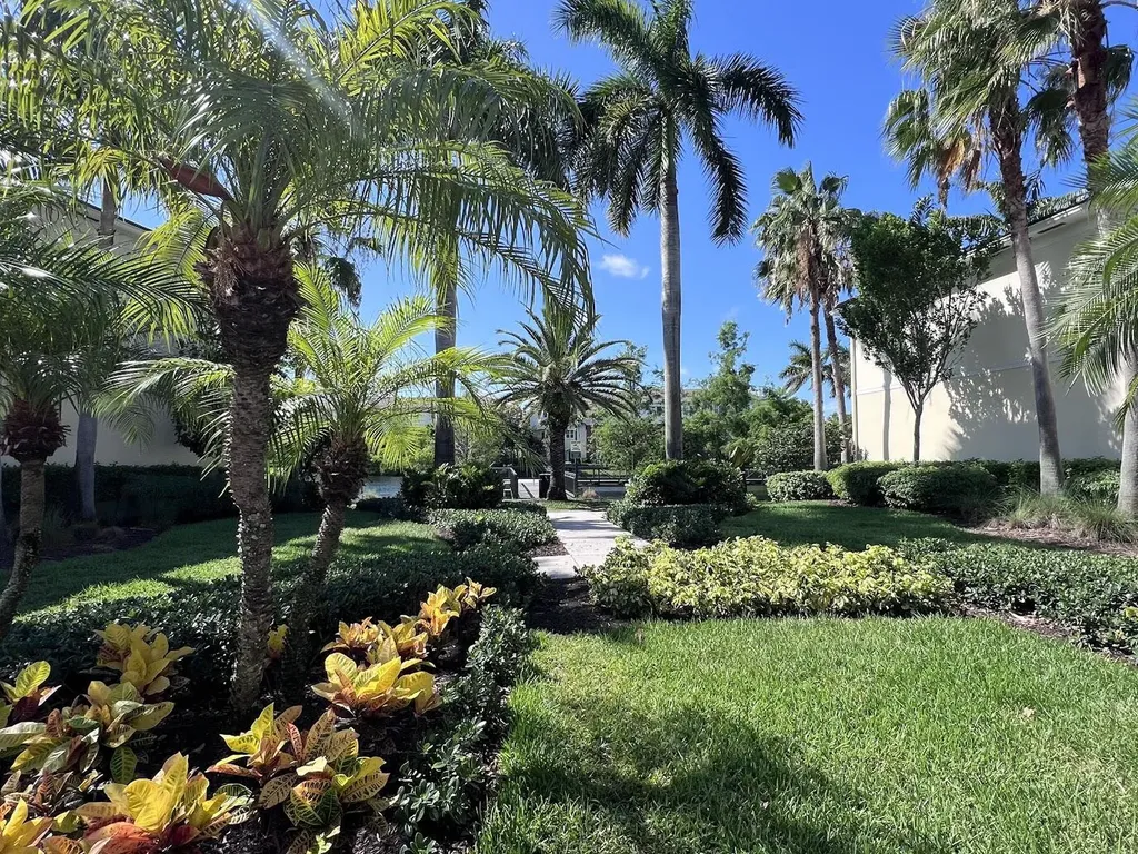 726 SW 1st Way Pompano Beach FL 33060