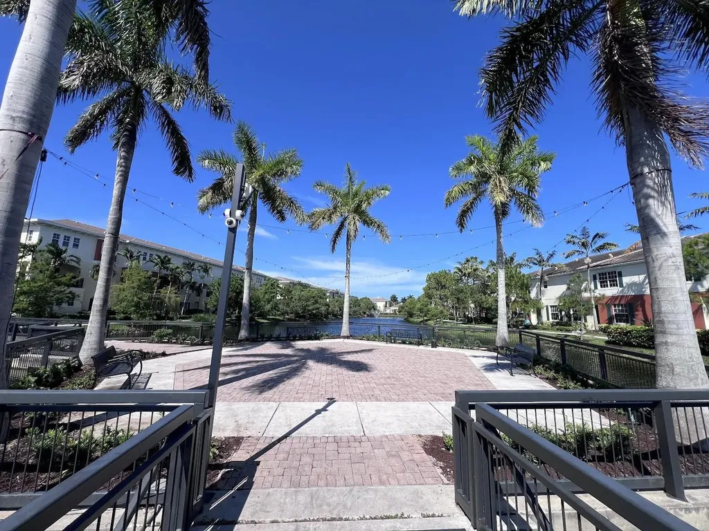 726 SW 1st Way Pompano Beach FL 33060