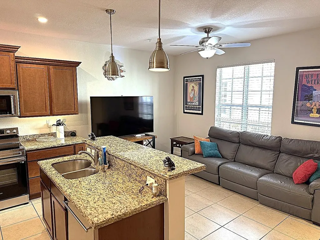 726 SW 1st Way Pompano Beach FL 33060