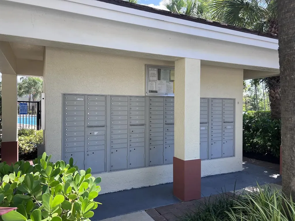 726 SW 1st Way Pompano Beach FL 33060