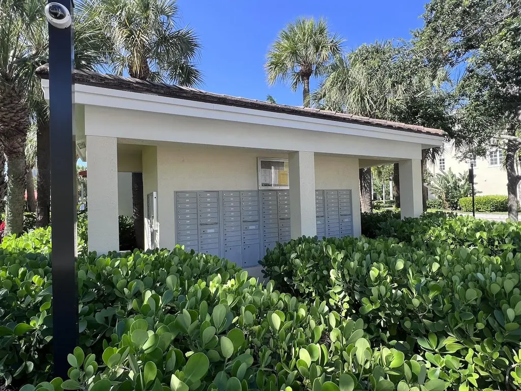 726 SW 1st Way Pompano Beach FL 33060