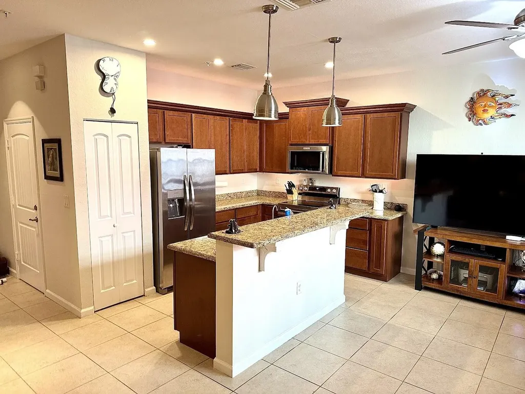 726 SW 1st Way Pompano Beach FL 33060
