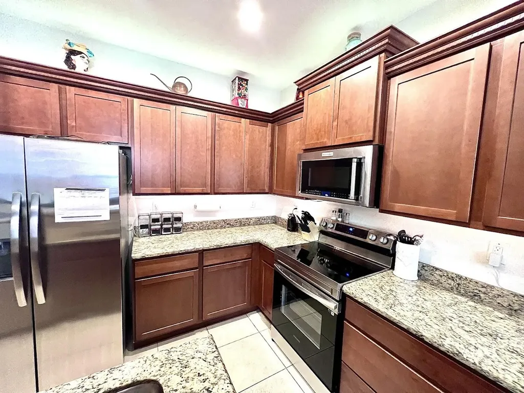726 SW 1st Way Pompano Beach FL 33060