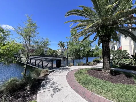 726 SW 1st Way Pompano Beach FL 33060