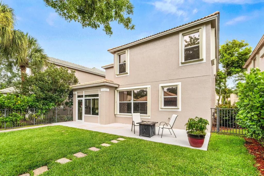 8215 Calterra Drive Palm Beach Gardens FL 33418