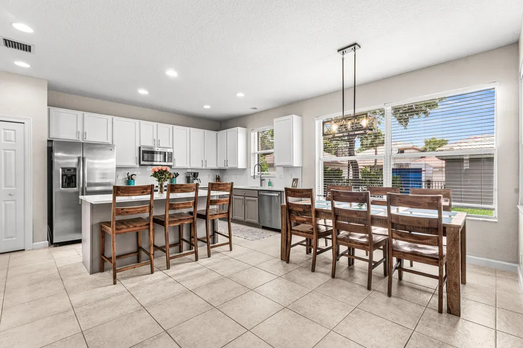 8215 Calterra Drive Palm Beach Gardens FL 33418