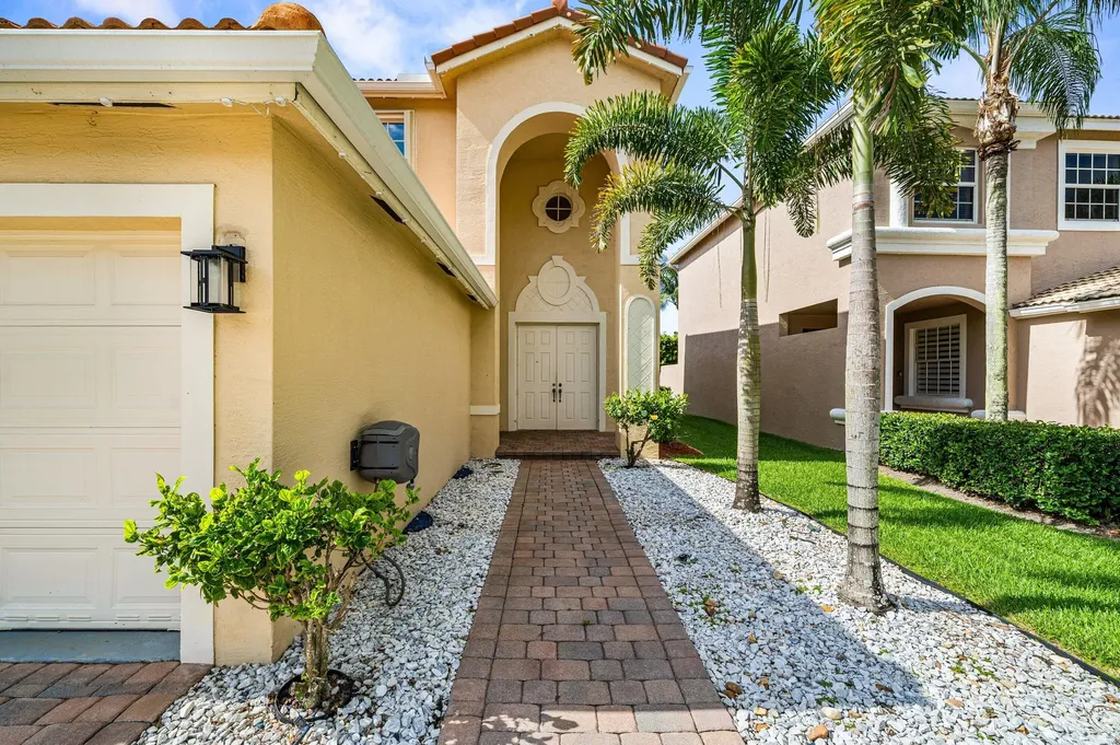 7048 Via Leonardo Lake Worth FL 33467