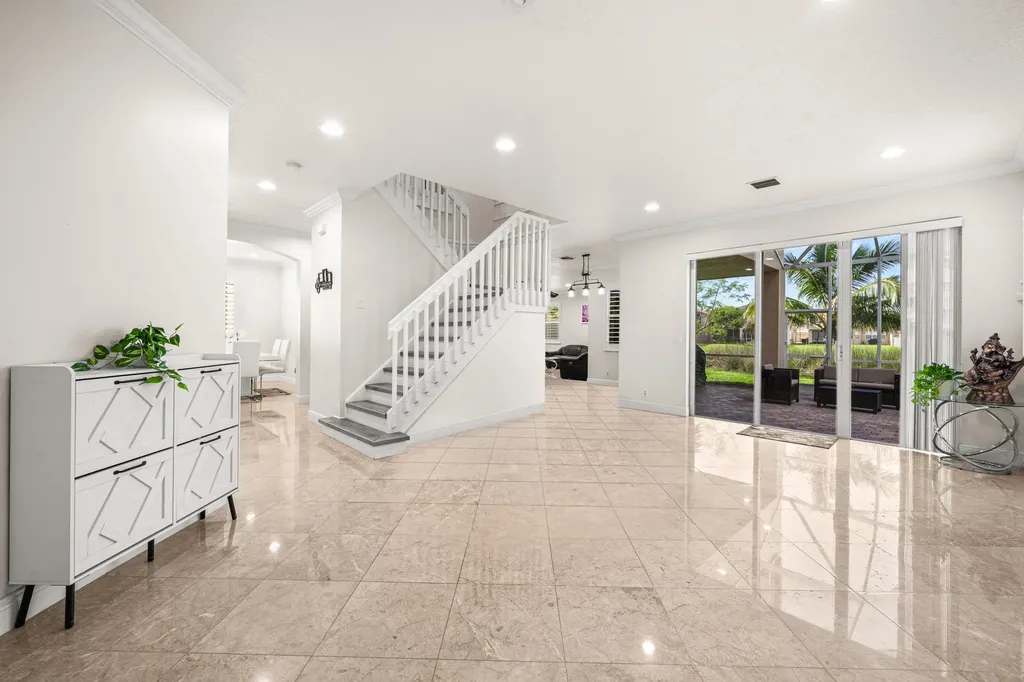 7048 Via Leonardo Lake Worth FL 33467
