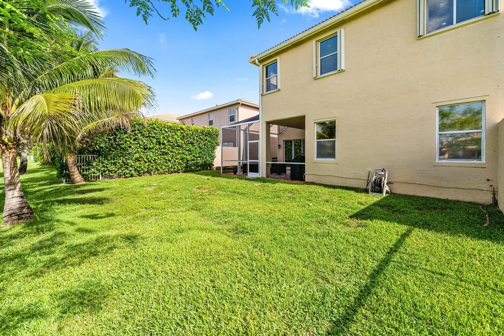 7048 Via Leonardo Lake Worth FL 33467