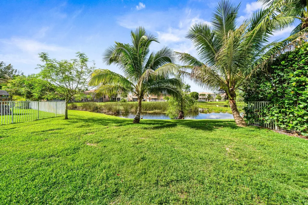 7048 Via Leonardo Lake Worth FL 33467