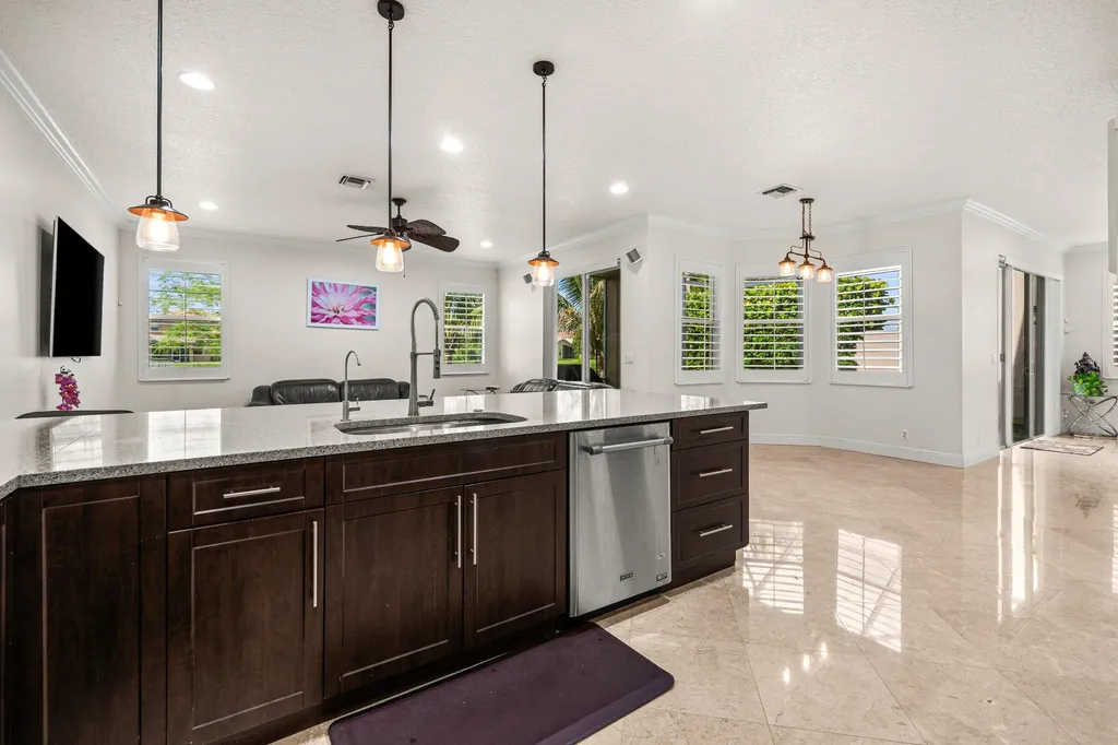 7048 Via Leonardo Lake Worth FL 33467