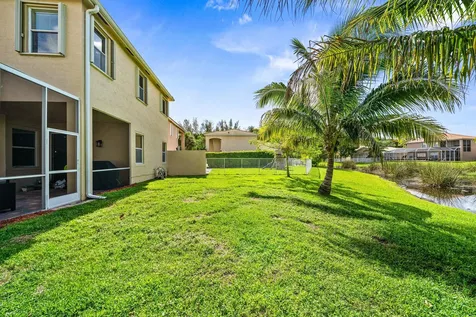 7048 Via Leonardo Lake Worth FL 33467
