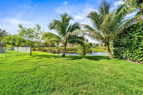 7048 Via Leonardo Lake Worth FL 33467